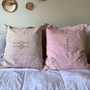 Pink cactus silk pillow cover (set of 2)